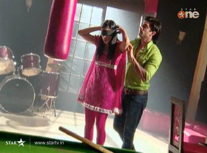 254 - DILL MILL GAYYE KASH ROOM BOXING SCENE KAPZ