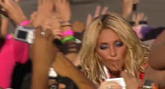 RBD_[Live_In_Brasilia]_2009_DVDRip_Xvid_Audio_Mp3_By_aLLaN-564