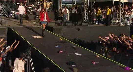 RBD_[Live_In_Brasilia]_2009_DVDRip_Xvid_Audio_Mp3_By_aLLaN-574