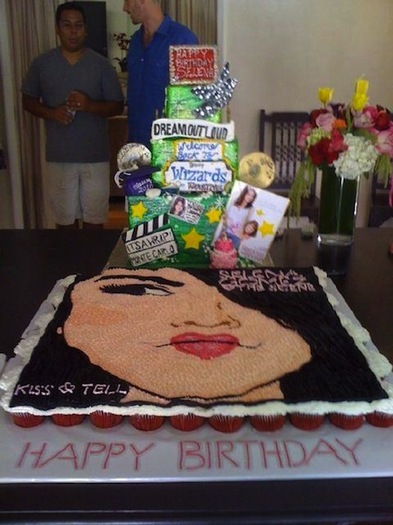 ...tort.. - HAPPY BIRTHDAY SELENA