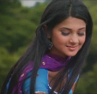 piUrU - Jennifer Winget