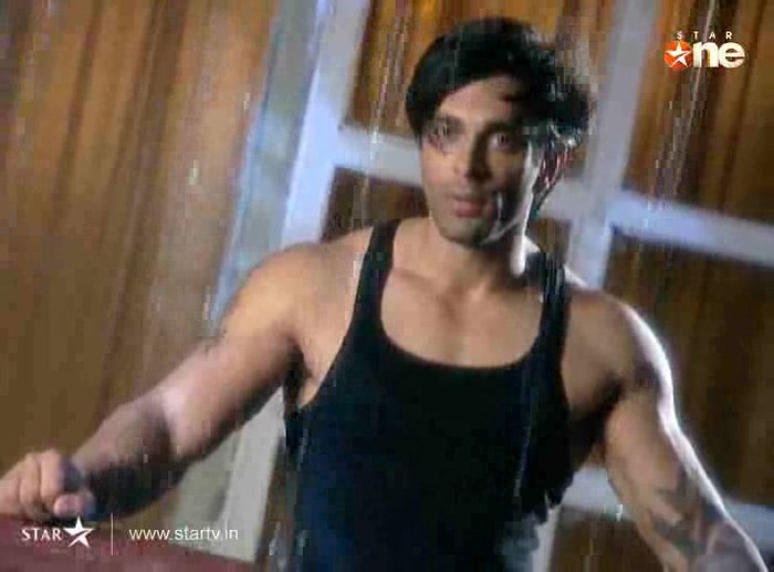 8UCgN - DILL MILL GAYYE KaSh As ArSh Panchgani Rain Scene Caps I