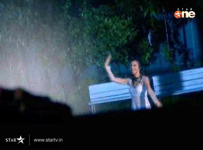 QRuR1 - DILL MILL GAYYE KaSh As ArSh Panchgani Rain Scene Caps I
