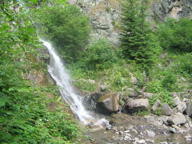 IMG_4658; Cascada Vârciorog.De aici, în amonte există o cărare spre vârful Bihorul
