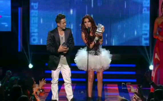 x2_74c1f11 - 0 Dulce en Premios Juventud 2011