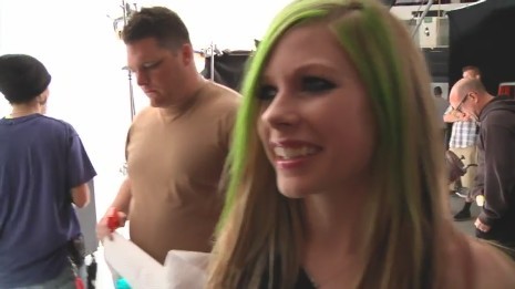 bscap0430 - Avril Lavigne - Smile - Behind the scene - Part 2