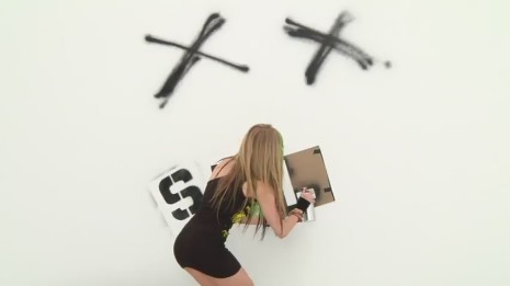 bscap0507 - Avril Lavigne - Smile - Behind the scene - Part 2