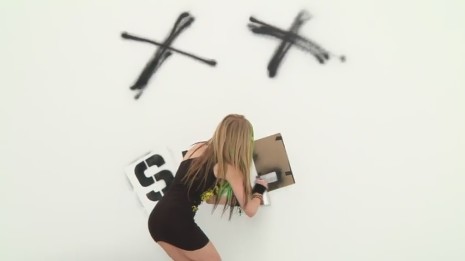 bscap0542 - Avril Lavigne - Smile - Behind the scene - Part 2