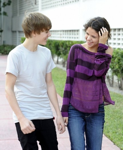 justin-bieber-selena-gomez-540x659 - Selena Gomez si Justin Bieber