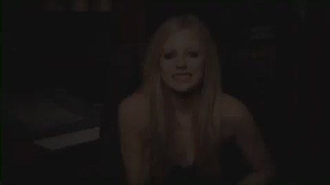 bscap0009 - Special Message from Avril - South America Black Star Tour 01