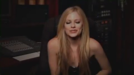 bscap0011 - Special Message from Avril - South America Black Star Tour 01