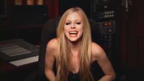 bscap0014 - Special Message from Avril - South America Black Star Tour 01
