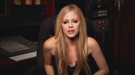 bscap0037 - Special Message from Avril - South America Black Star Tour 01