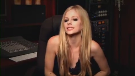 bscap0052 - Special Message from Avril - South America Black Star Tour 01