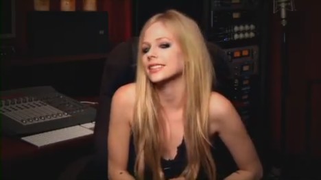 bscap0054 - Special Message from Avril - South America Black Star Tour 01