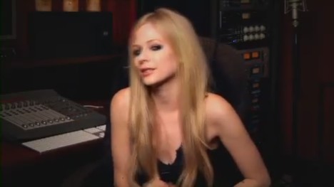 bscap0056 - Special Message from Avril - South America Black Star Tour 01