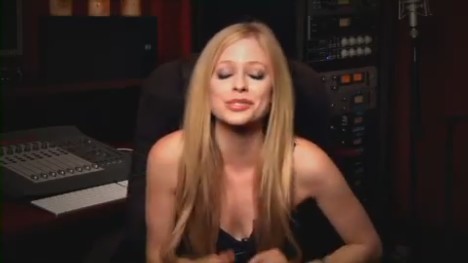 bscap0065 - Special Message from Avril - South America Black Star Tour 01