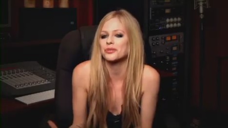 bscap0121 - Special Message from Avril - South America Black Star Tour 01
