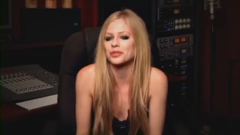 bscap0122 - Special Message from Avril - South America Black Star Tour 01
