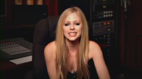 bscap0134 - Special Message from Avril - South America Black Star Tour 01