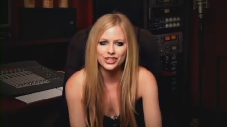bscap0162 - Special Message from Avril - South America Black Star Tour 01