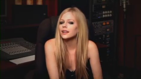 bscap0283 - Special Message from Avril - South America Black Star Tour 01
