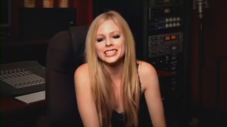 bscap0316 - Special Message from Avril - South America Black Star Tour 01