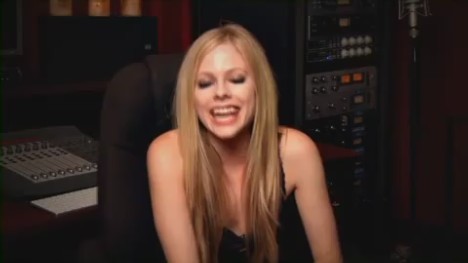 bscap0331 - Special Message from Avril - South America Black Star Tour 02