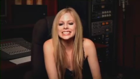 bscap0334 - Special Message from Avril - South America Black Star Tour 02