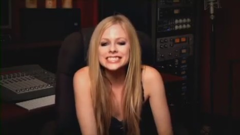 bscap0335 - Special Message from Avril - South America Black Star Tour 02