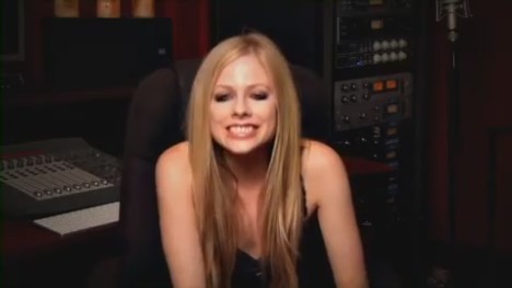 bscap0336 - Special Message from Avril - South America Black Star Tour 02