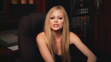 bscap0417 - Special Message from Avril - South America Black Star Tour 02