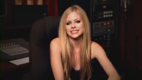 bscap0516 - Special Message from Avril - South America Black Star Tour 02