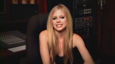 bscap0519 - Special Message from Avril - South America Black Star Tour 02