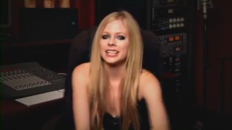 bscap0532 - Special Message from Avril - South America Black Star Tour 02