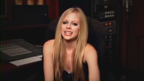 bscap0535 - Special Message from Avril - South America Black Star Tour 02