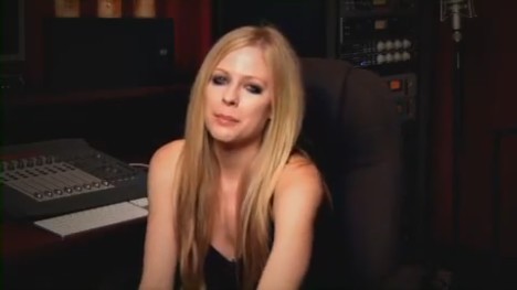 bscap0549 - Special Message from Avril - South America Black Star Tour 02