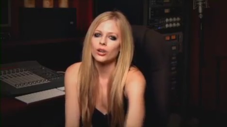 bscap0596 - Special Message from Avril - South America Black Star Tour 02