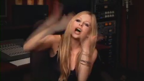 bscap0799 - Special Message from Avril - South America Black Star Tour 02