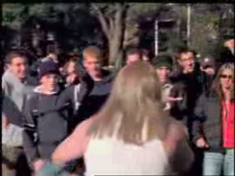 bscap1045 - Avril Lavigne TV Commercial