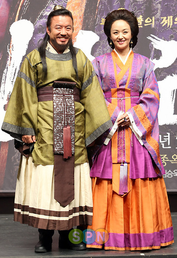 fjdo - Kim Suro - Regele de fier