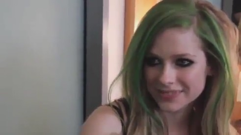 bscap0013 - Avril Lavigne backstage interview on Oprah - part 1