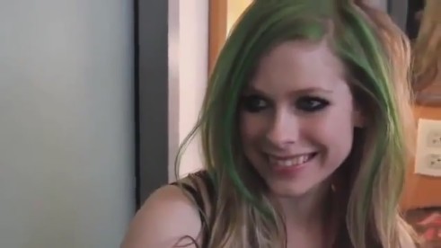 bscap0016 - Avril Lavigne backstage interview on Oprah - part 1