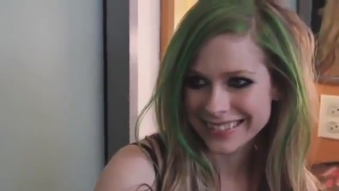 bscap0017 - Avril Lavigne backstage interview on Oprah - part 1