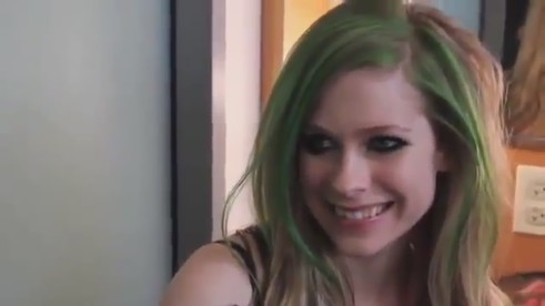 bscap0021 - Avril Lavigne backstage interview on Oprah - part 1