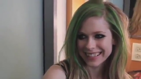 bscap0022 - Avril Lavigne backstage interview on Oprah - part 1