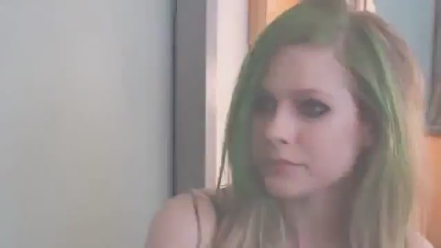 bscap0493 - Avril Lavigne backstage interview on Oprah - part 1