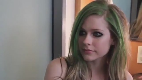 bscap0507 - Avril Lavigne backstage interview on Oprah - part2