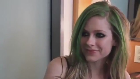 bscap0520 - Avril Lavigne backstage interview on Oprah - part2