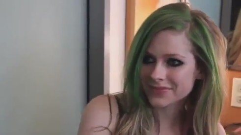 bscap0521 - Avril Lavigne backstage interview on Oprah - part2